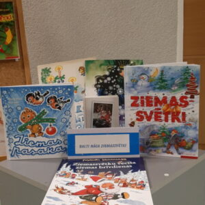 Read more about the article Ziemassvētki – izstāde skolas bibliotēkā