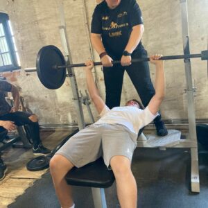 Read more about the article Svarcelšanas sacensības Royal fitness zālē