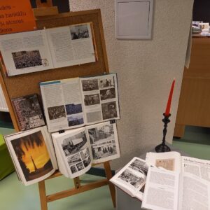 Read more about the article 📗Barikāžu aizstāvju atceres dienai veltīta izstāde