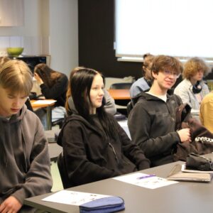 Read more about the article 🆘9.c klase iepazīst, kāda veida palīdzību var saņemt, zvanot uz 112