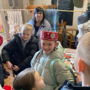 Read more about the article 🧶 Vizuālā māksla un matemātika Amatnieku namā