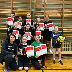 Read more about the article 🥇vieta starpskolu sacensībās 🏐“Tautas bumbā” meitenēm 3.-4. klasēm