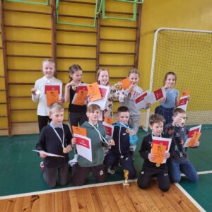 Read more about the article 🥇vieta starpskolu sacensības “Tīģerēna kauss” 1.-2. klasēm