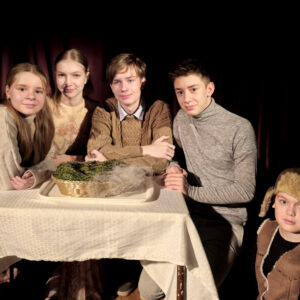 Read more about the article 🎭Skolas teātra “Balagančiks” Ziemassvētku pasaka “Atrast tēti”