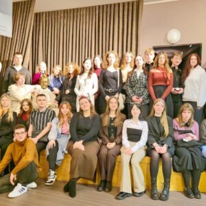 Read more about the article 🎭Aizraujošs ceļojums teātra pasaulē!