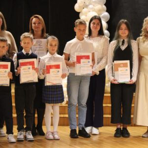 Read more about the article 🥟Pērļu lietus 2025. Olimpiāžu un konkursu uzvarētāju godināšana