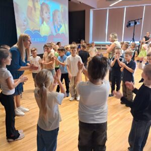 Read more about the article 🫂Draudzības stunda 1.klasēm