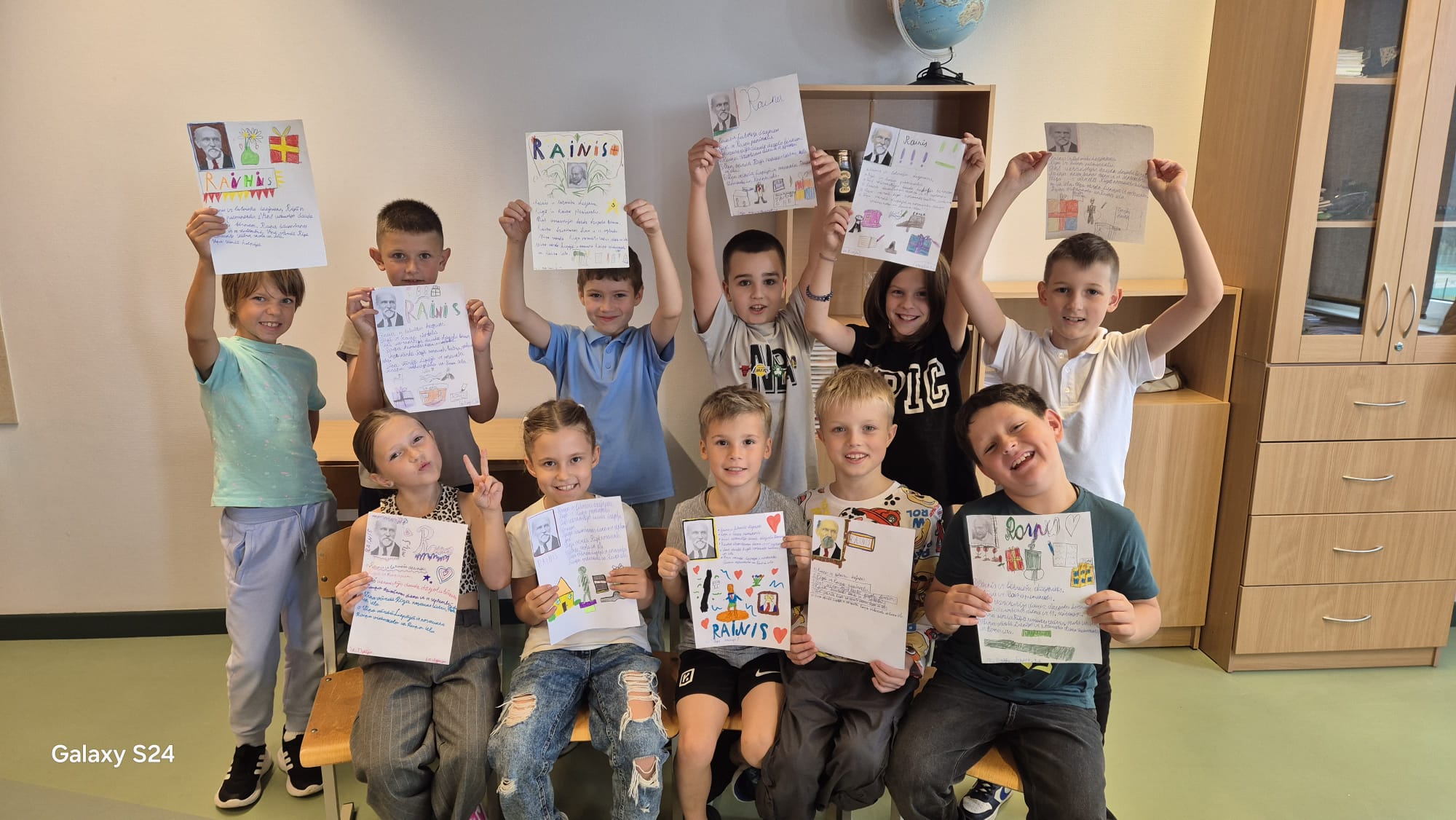 Read more about the article 🪶3.klases iepazina Jāņa Raiņa biogrāfiju un daiļradi