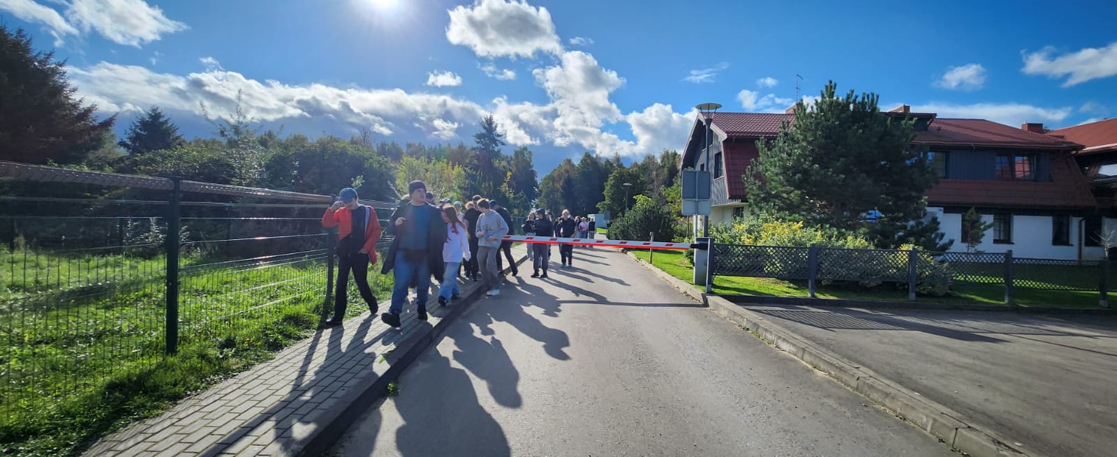 Read more about the article 8.a un 8.b klases devās ekskursijā uz 🦓Safari parku Lietuvā