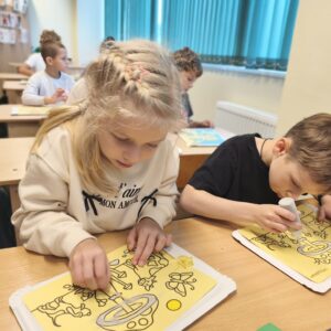 Read more about the article 2.c uzzināja par⏳smilšu 👩‍🎨mākslinieka profesiju
