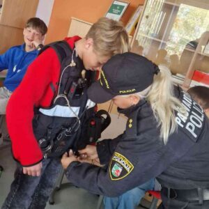 Read more about the article Viesojās Liepājas valstspilsētas👮Pašvaldības policijas Nepilngadīgo lietu nodaļas pārstāvji