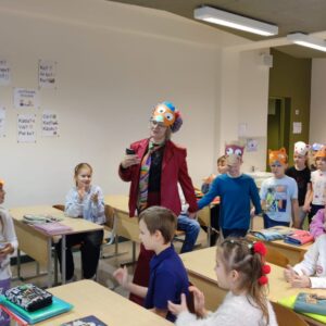 Read more about the article 🤩Pārsteigums sākumskolas klasēm