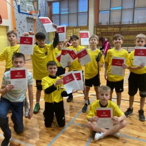 Read more about the article Florbolā 4.-5.klašu zēniem ierindojamies godpilnajā 🥉vietā