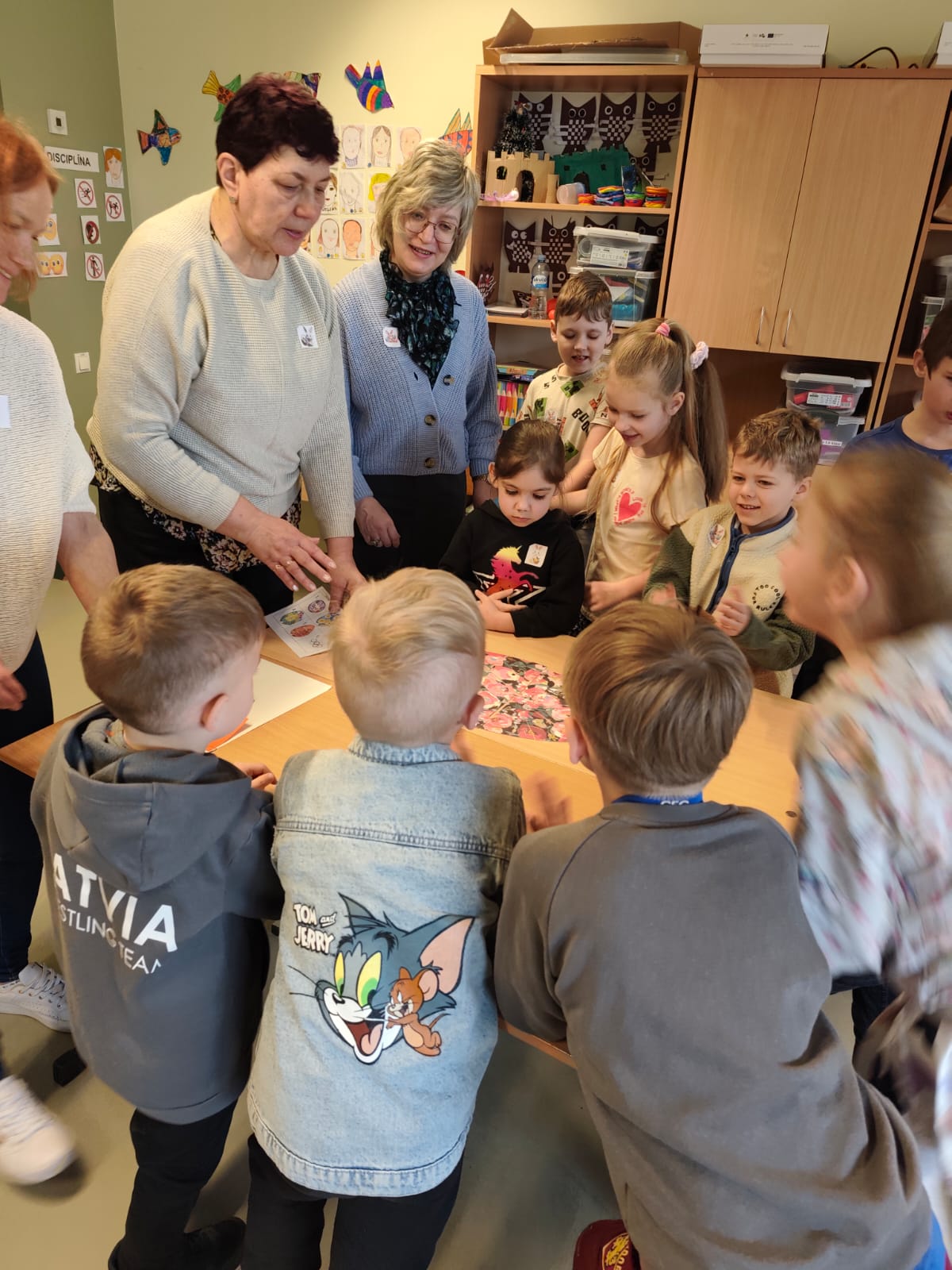 You are currently viewing Radošums, prieks un kopā būšana: 🐇Lieldienu darbnīcas Liepājas Liedaga vidusskolā