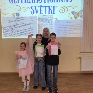 Read more about the article Skolēni kopā ar skolotājām T.Vēju un V. Ancāni apmeklēja Glītrakstīšanas svētkus 🖋️📖
