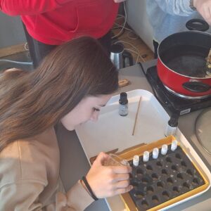 Read more about the article STEM projekta nodarbība Dabas mājā “Medus ceļš”🌻🐝🍯
