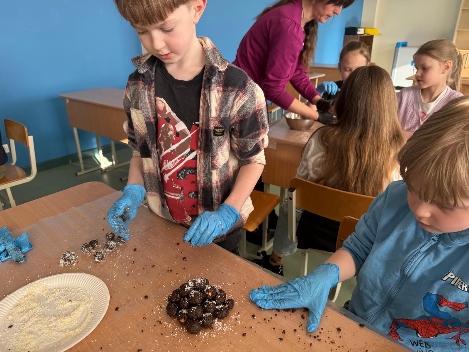 You are currently viewing Veselīgu saldumu izgatavošana👩🏻‍🍳🥣🤌🏻🍨😋