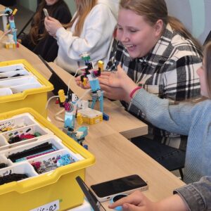 Read more about the article 4.a klase 11.maijā apmeklēja STEM mājā norisi “Dejojošais Lego”🤖