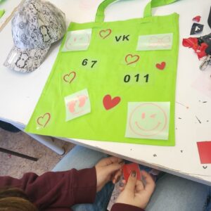Read more about the article Šodien 8.a klase devās uz FabLab apdrukāt maisiņus🛍️