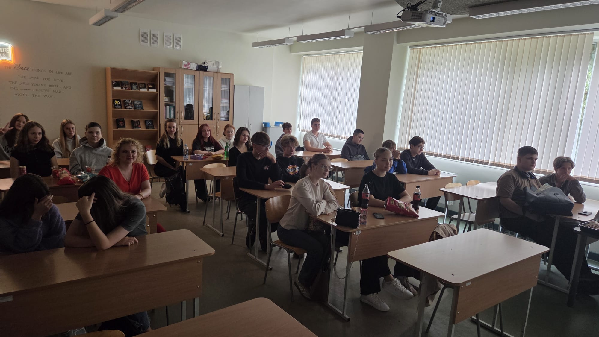 You are currently viewing 9.a klase šodien sarīkoja kino pikniku klasē🧺🥪