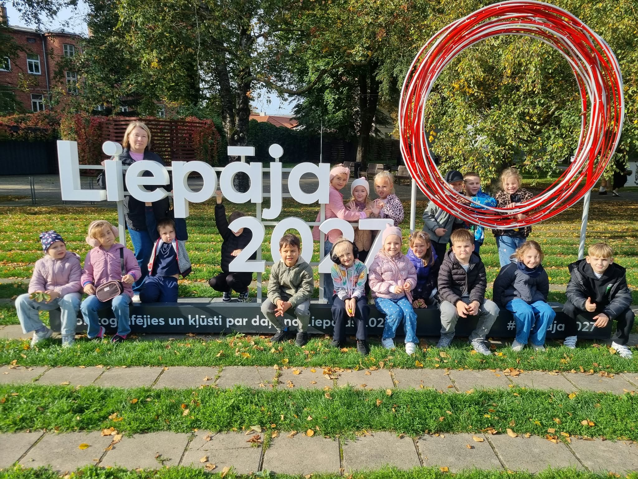 You are currently viewing 1.b devās mācību ekskursijā “Pastaiga pa skaisto Liepāju”🏛️