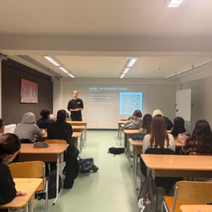 Read more about the article Vēro-atrisini-pamēģini-mācies-audz🎓💡