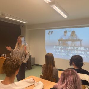 Read more about the article Kāpēc izglītība ārzemēs? 🛫🌍👩🏻‍💻