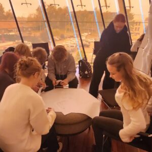 Read more about the article 9.a karjeras nedēļas ietvaros apmeklēja vienas pieturas aģentūras „Pietura” un YOU+ organizēto pasākumu „Enerģija manī”