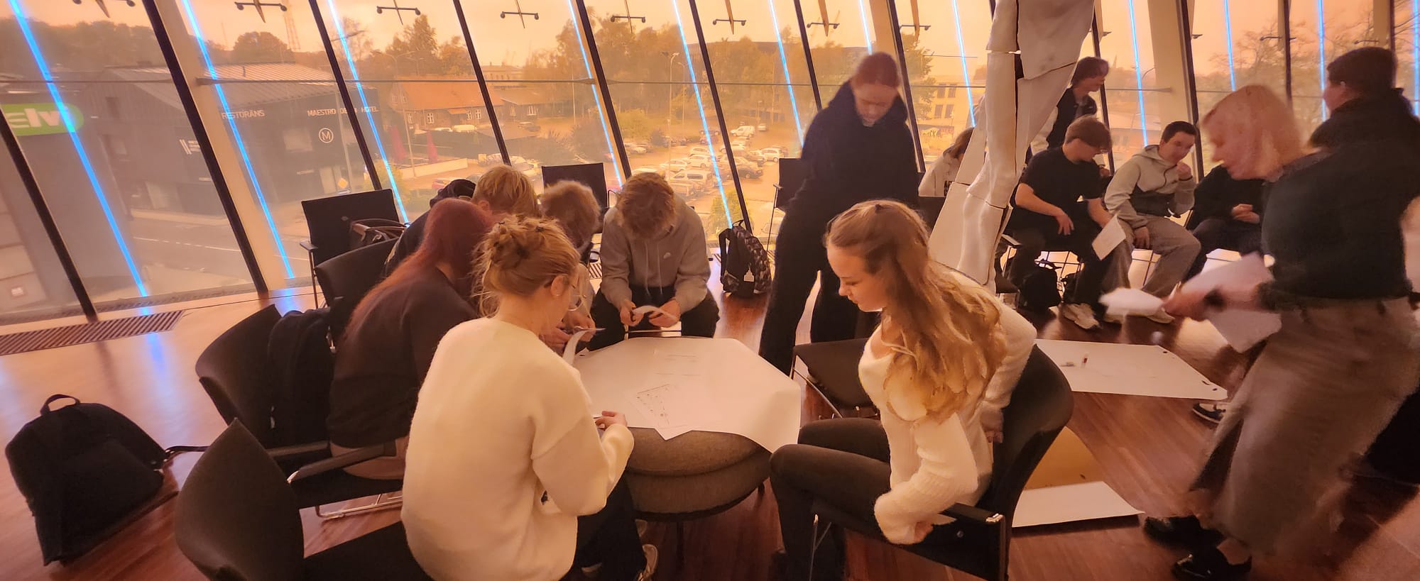 You are currently viewing 9.a karjeras nedēļas ietvaros apmeklēja vienas pieturas aģentūras „Pietura” un YOU+ organizēto pasākumu „Enerģija manī”