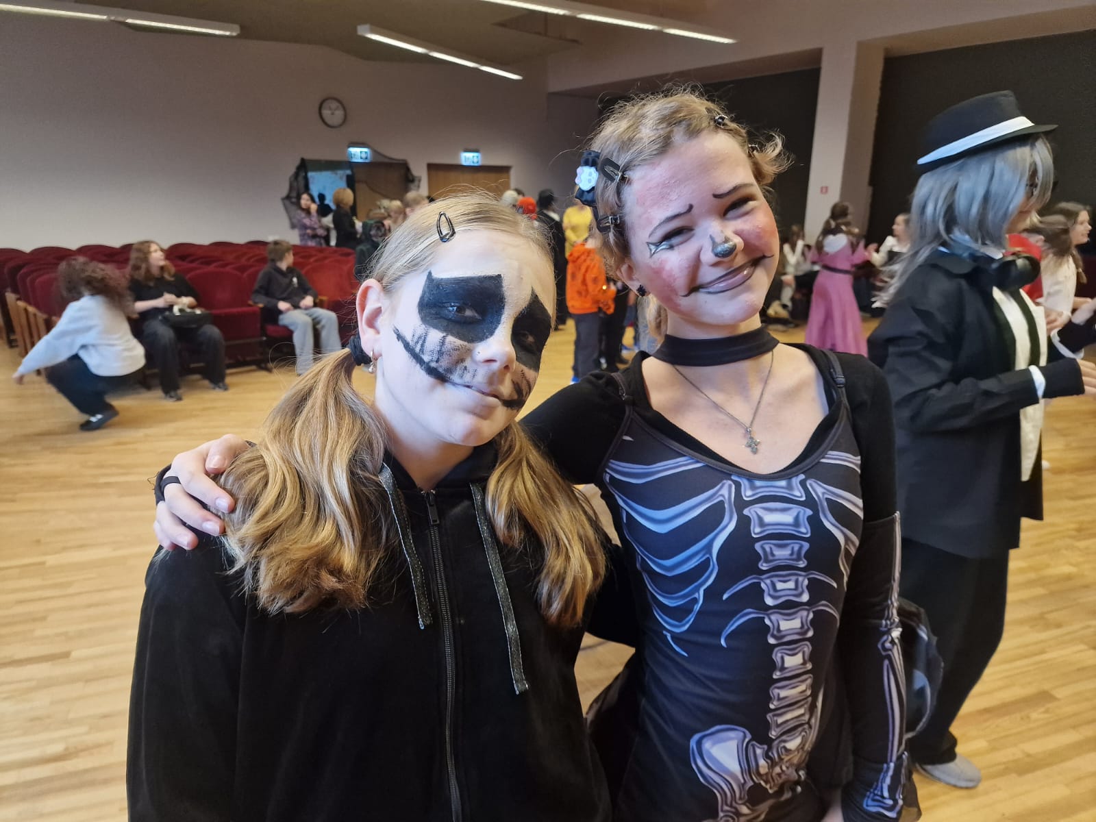 You are currently viewing Halovīns mūsu skolā – bailīgi jautra diena! 🎃